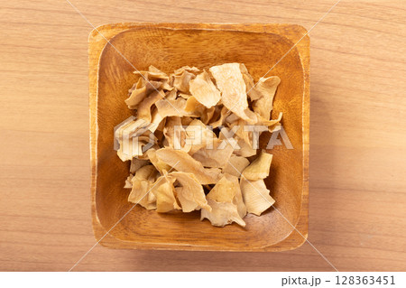 ［秋田県産］いぶりがっこ　チップス 128363451