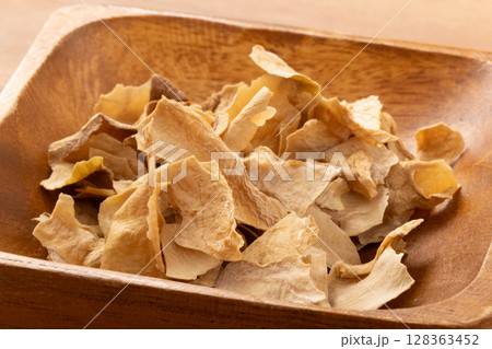 ［秋田県産］いぶりがっこ　チップス 128363452