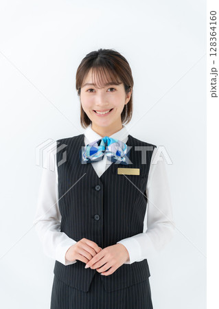 制服の若い女性　ビジネス 128364160