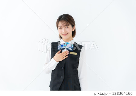 制服の若い女性　ビジネス　お任せ 128364166