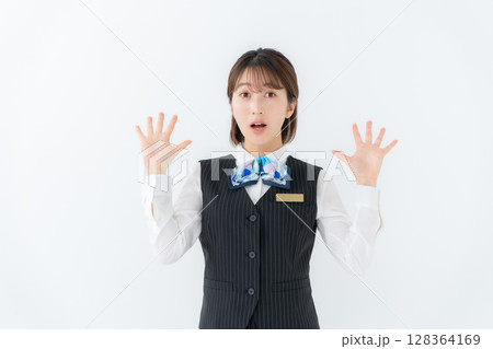 制服の若い女性　ビジネス　驚く 128364169