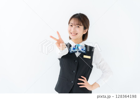 制服の若い女性　ビジネス　ピース 128364198