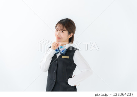 制服の若い女性　ビジネス　秘密 128364237