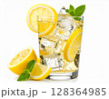 氷とレモンを添えた炭酸ドリンクのビジュアル	 128364985