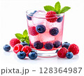 ベリーとミントを添えた炭酸ベリーソーダのビジュアル	 128364987