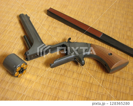 坂本龍馬の銃 128365280