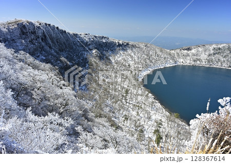 樹氷の大浪池 樹氷の大浪池 128367614
