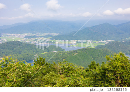 福井県、五胡テラスから見た三方五湖の風景 福井県、五胡テラスから見た三方五湖の風景 128368356