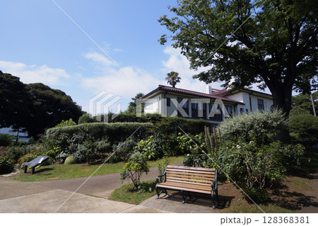 港の見える丘公園の庭園 128368381