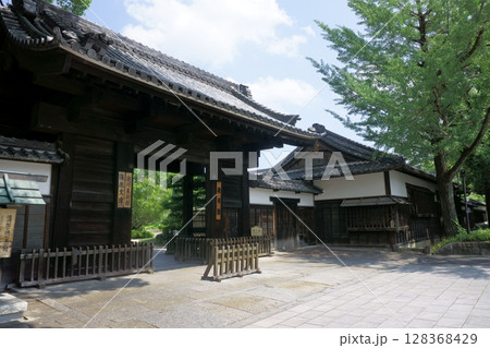 徳川園 黒門と脇長屋 登録有形文化財 徳川園 黒門と脇長屋 登録有形文化財 128368429