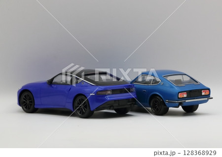 青い国産スポーツカー（ミニカー）　イメージ 128368929