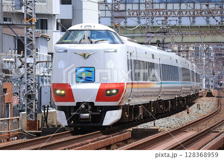 【JR西日本】287系 特急「くろしお」〜くろしお60周年記念〜（梅田貨物線：大阪〜西九条） 128368959