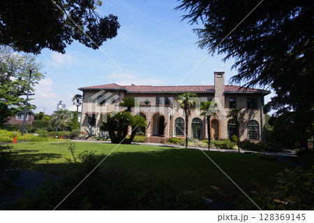 ベーリックホールの夏 128369145