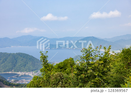 福井県、五胡テラスから見た三方五湖の風景 128369567