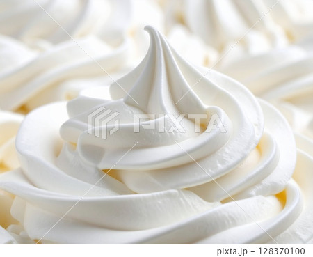 ふんわりソフトクリームのアップ ふんわりソフトクリームのアップ 128370100