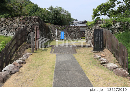 土居廓中の伝統的建造物群保存地区内の安芸城跡 土居廓中の伝統的建造物群保存地区内の安芸城跡 128372010