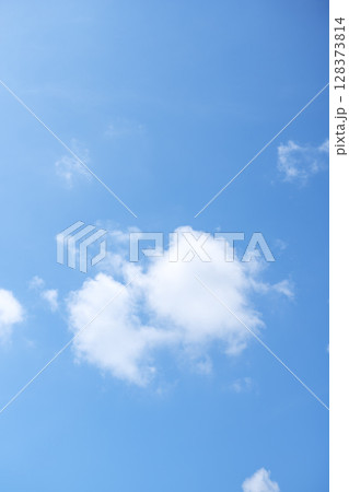 夏の空 淡い空 青空 晴れ 7月 イメージ 夏の空 淡い空 青空 晴れ 7月 イメージ 128373814
