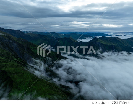Aerial view of beautiful high altitude grassland mountain  landscape 128375565