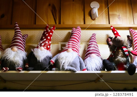 フィンランド・サンタクロース村のトントゥ 128378491