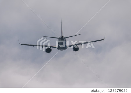 朝の仙台空港 離陸中の飛行機 宮城県名取市 朝の仙台空港 離陸中の飛行機 宮城県名取市 128379023