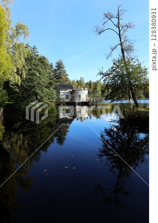 フィンランド・レポサーリの池 フィンランド・レポサーリの池 128380931