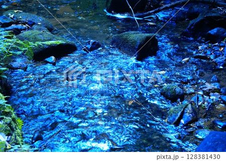 カラー 川 水 石 岩(2025年7月登録) カラー 川 水 石 岩(2025年7月登録) 128381430