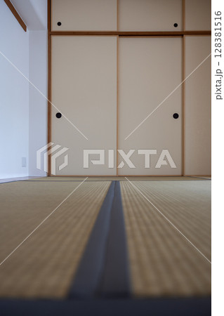 押入のある和室 128381516