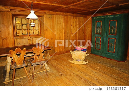 リヒテンシュタイン国立博物館、中世の室内展示 128381517