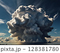 真夏の空と入道雲 128381780