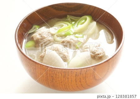 イワシのつみれの味噌汁 128381857