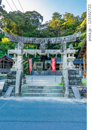 奈良県生駒市壱分町の往馬大社（往馬坐伊古麻都比古神社）　鳥居 128382720