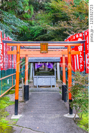 奈良県生駒郡三郷町の龍田大社　龍田恵美須神社 128382723