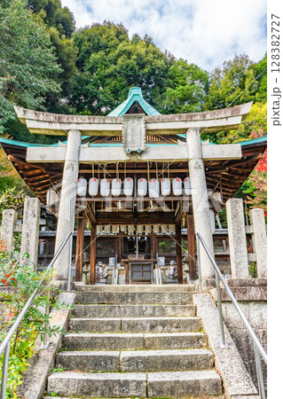 京都市左京区浄土寺真如町の日吉神社　鳥居 128382727