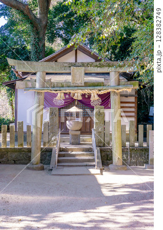 大阪府吹田市垂水町の垂水神社 境内社 不動社 大阪府吹田市垂水町の垂水神社 境内社 不動社 128382749