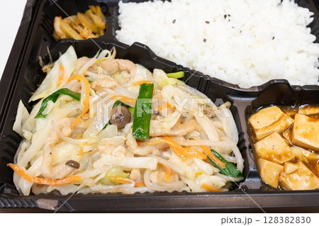 美味しい塩味肉野菜炒め中華弁当 128382830