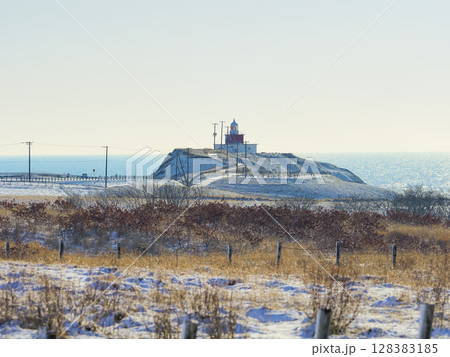 北海道・冬の霧多布岬と湯沸岬灯台 Kiritappu Cape, Hokkakido, Japan 128383185