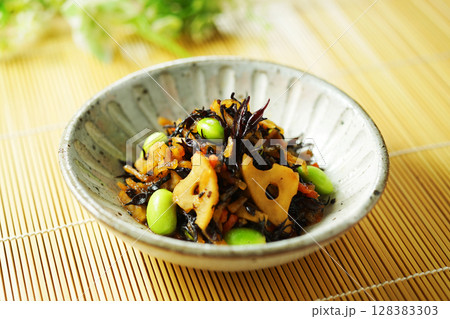 ひじきと枝豆の煮物 ひじきと枝豆の煮物 128383303