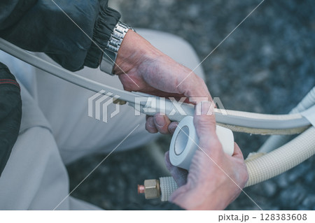 エアコン取り付け 128383608