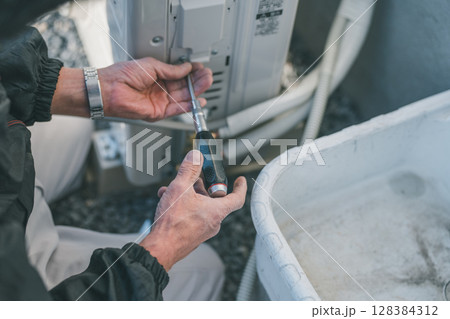 エアコン取り付け 128384312