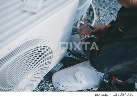 エアコン取り付け エアコン取り付け 128384316