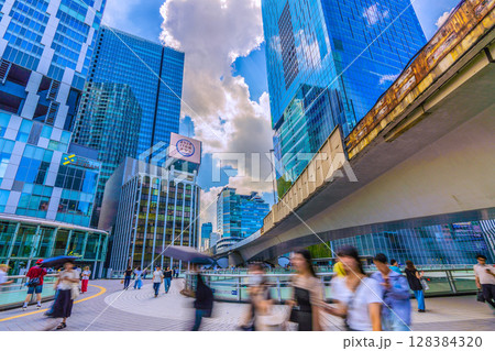 日本の東京都市景観 7月…渋谷スクランブルスクエアなど“東急村”のビル群を望む＝13日 128384320