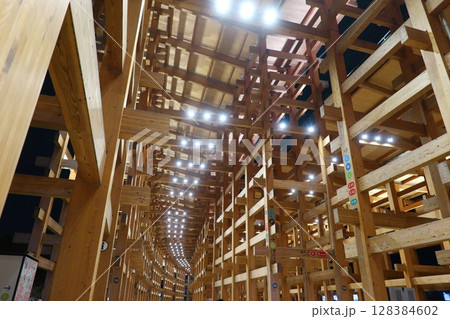 大阪・関西万博の大屋根リング(EXPO2025) 128384602