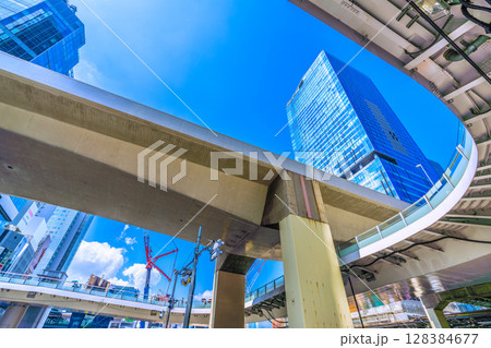 日本の東京都市景観7月・さよなら渋谷駅西口。中央のビルも完全に解体…首都高やデッキなどを望む＝13日 128384677