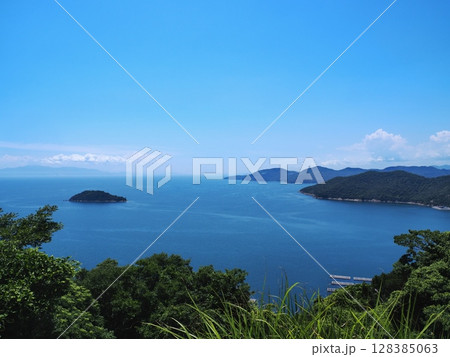 夏の万葉岬からの見る播磨灘の眺望 128385063
