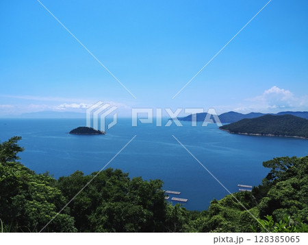 夏の万葉岬からの見る播磨灘の眺望 128385065