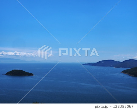 夏の万葉岬からの見る播磨灘の眺望 128385067