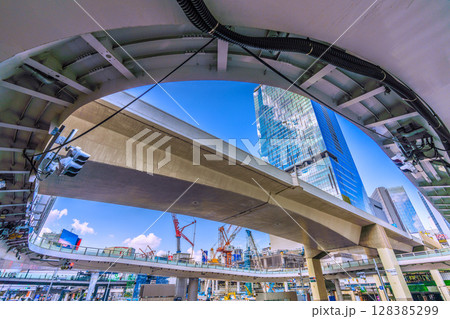 日本の東京都市景観7月・さよなら渋谷駅西口。中央のビルも完全に解体…首都高やデッキなどを望む=13日 日本の東京都市景観7月・さよなら渋谷駅西口。中央のビルも完全に解体…首都高やデッキなどを望む=13日 128385299
