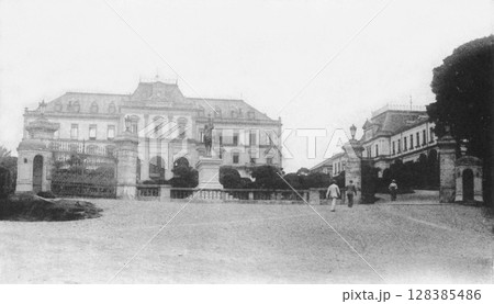 古写真　1909-1918年　東京　参謀本部庁舎（現在の憲政記念館付近） 128385486