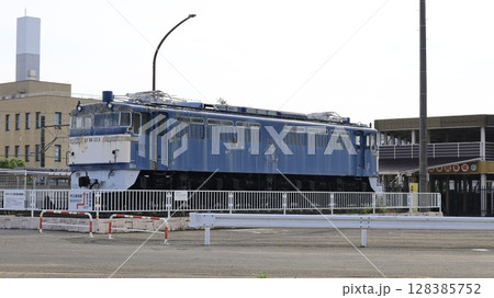 JR足利駅前に展示されている国鉄EF60形電気機関車 128385752