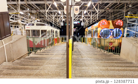 生駒ケーブル　宝山寺駅 128387711